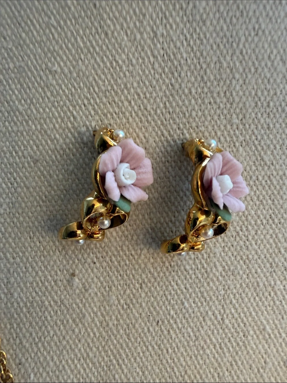 Vintage Avon Heart Necklace & Earring Set. Gold Tone with Porcelain Pink Rose.